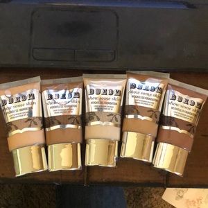 Buxom Show Some Skin weightless foundation